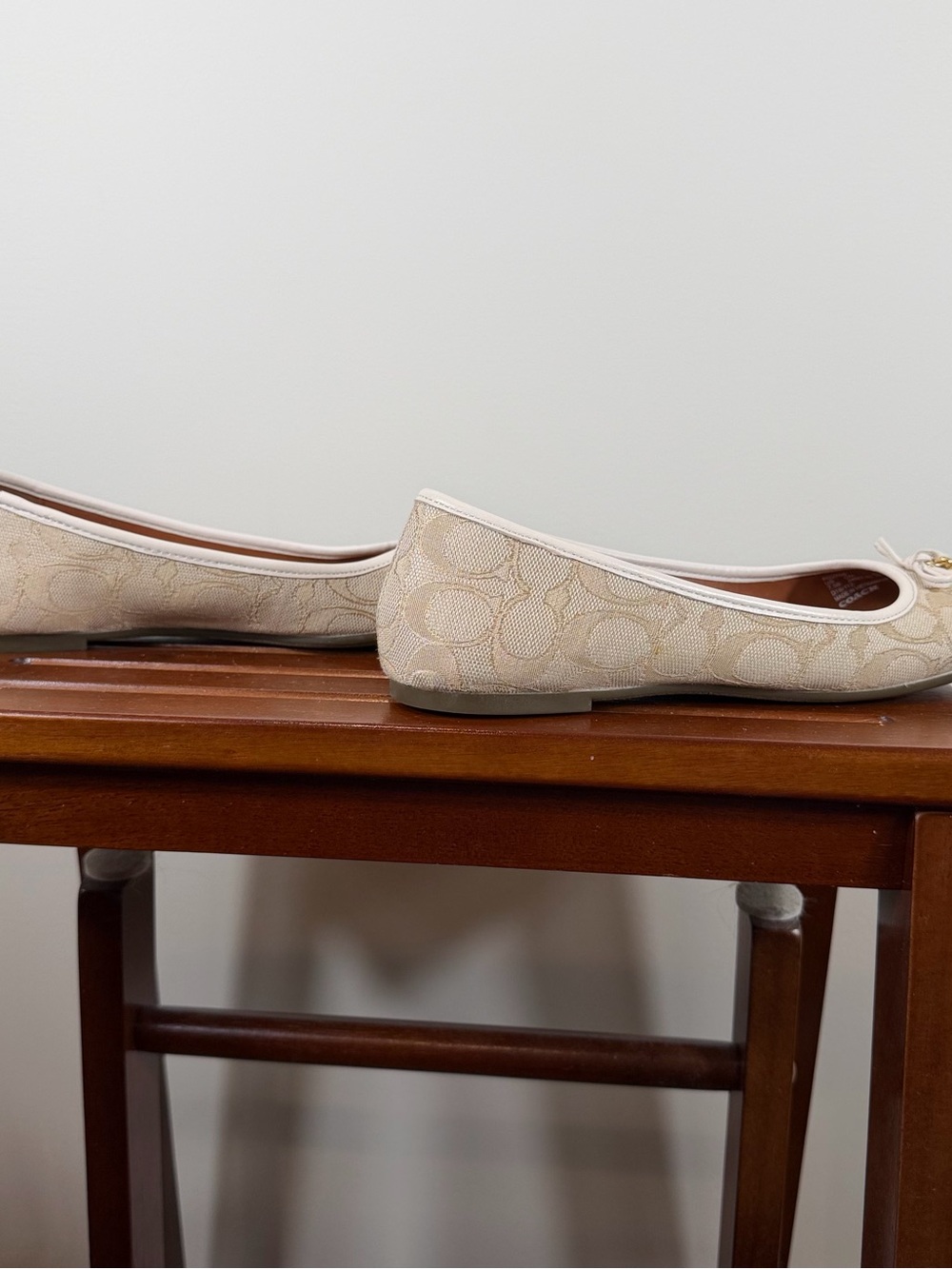 Coach Beige Ivory Signature Canvas Ballet Flats with Tassel Size 7.5B - Picture 5 of 7